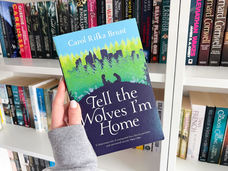 Tell the wolves I'm home carol rifka brunt